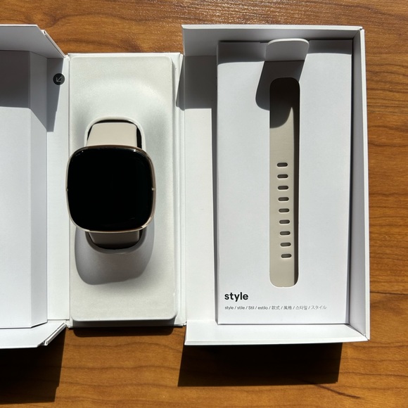 Fitbit Sense Watch - Picture 4 of 8